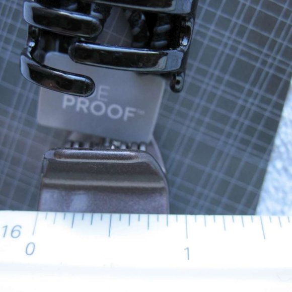 2 Goody Black Color Collection Slide Proof Secure Fit Claw Clip Hair Jaw Plastic - Picture 2 of 5